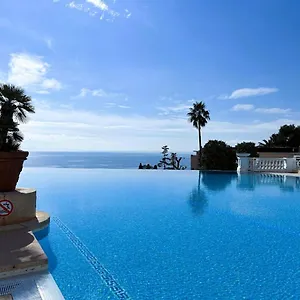 https://studio-cannes-la-06150.fr-provencehotel.com