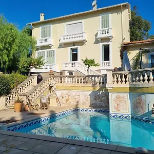https://villa-marguerite-1.fr-provencehotel.com